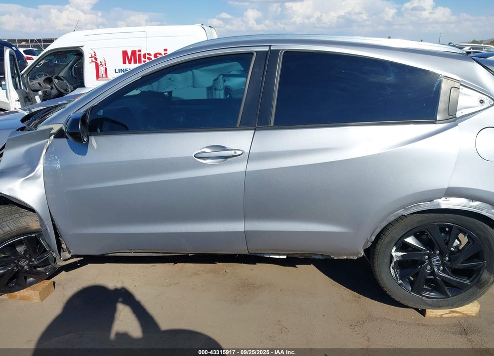2022 HONDA HR-V VIN: 3CZRU6H1XNM760303