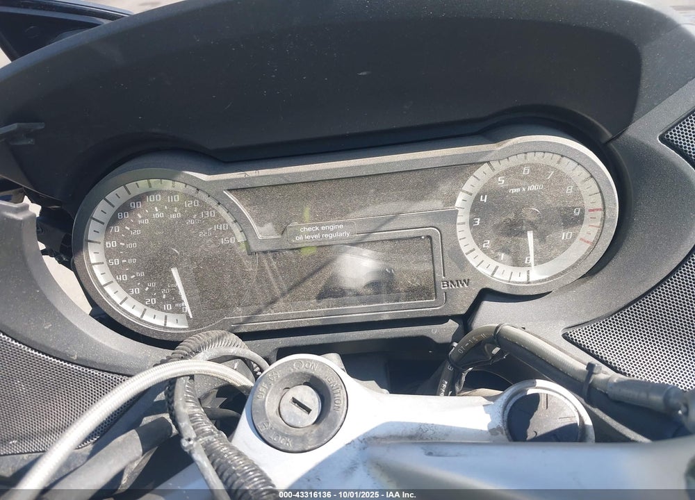 2016 BMW R1200 RT VIN: WB10A1303GZ194301
