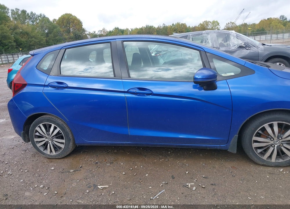2015 HONDA FIT VIN: 3HGGK5H85FM721129