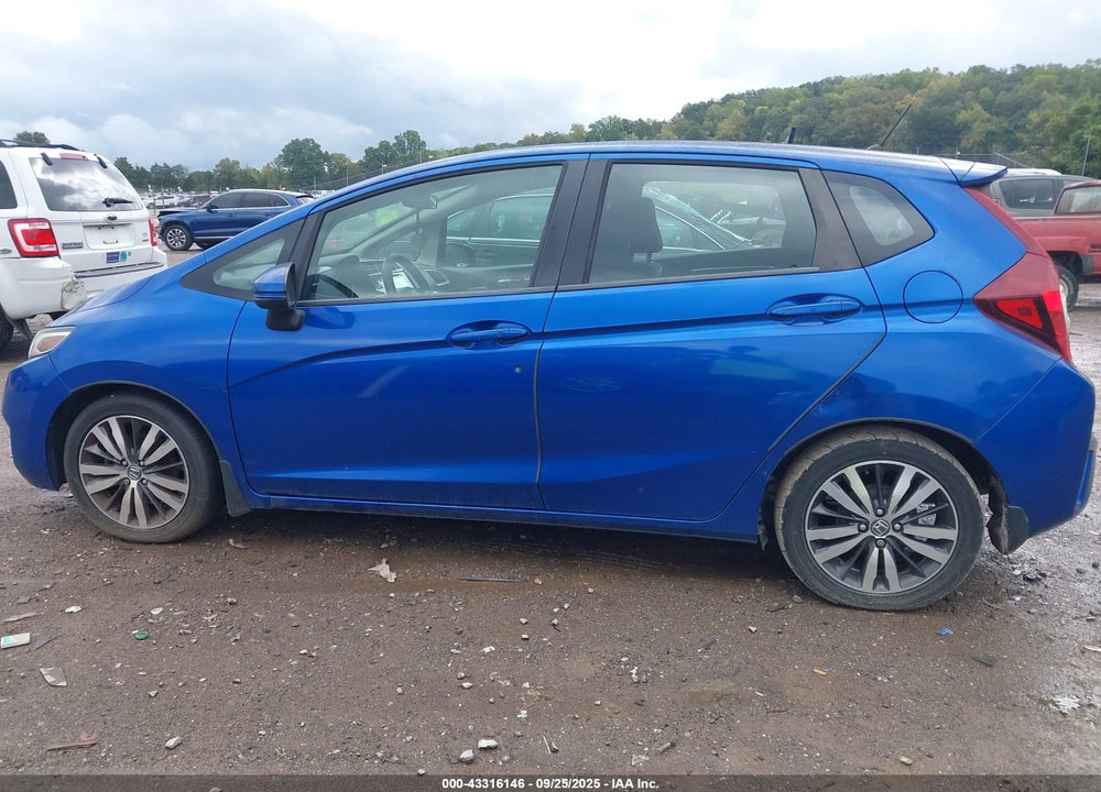 2015 HONDA FIT VIN: 3HGGK5H85FM721129