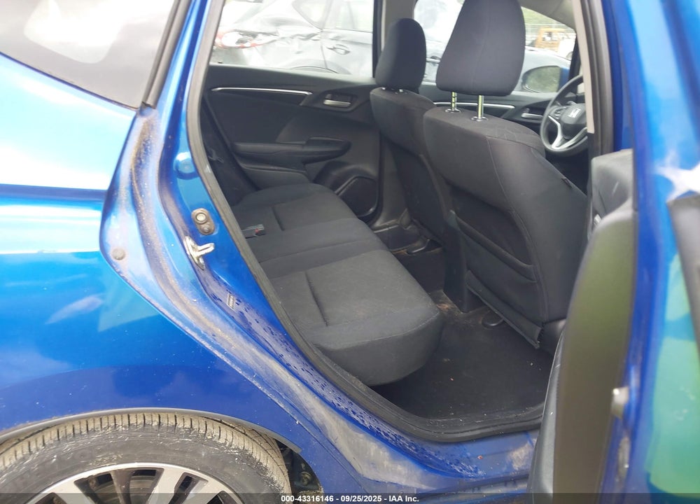 2015 HONDA FIT VIN: 3HGGK5H85FM721129