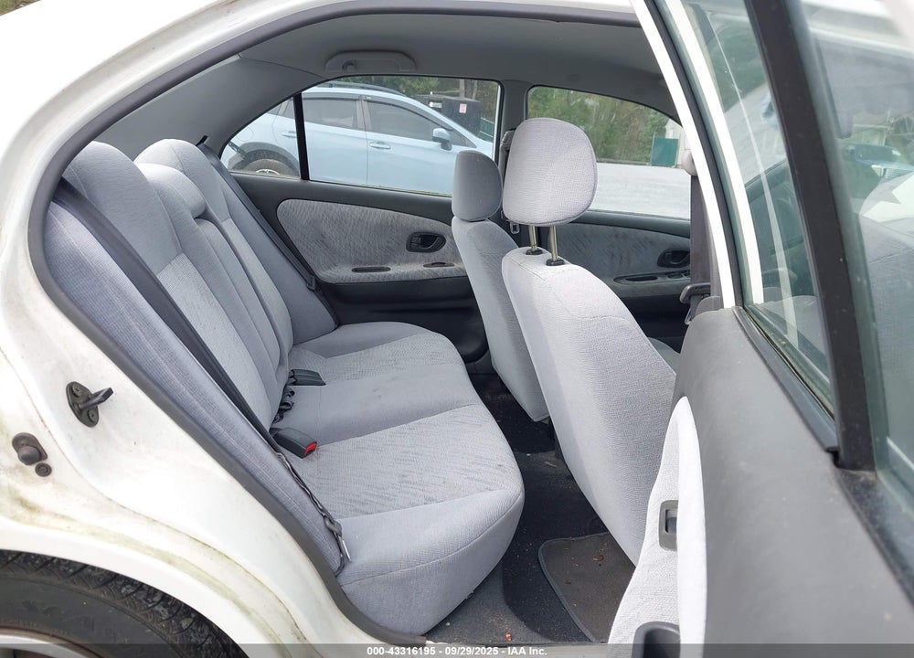 2001 MITSUBISHI MIRAGE ES VIN: JA3AY26C11U038582