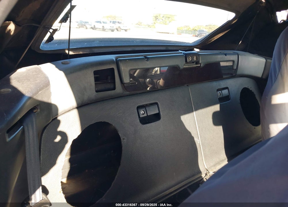 2003 TOYOTA MR2 SPYDER VIN: JTDFR320130056905
