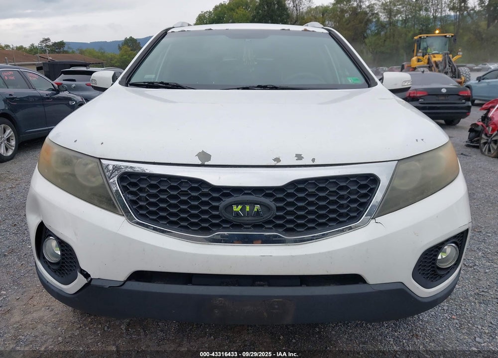 2011 KIA SORENTO VIN: 5XYKT4A14BG101697