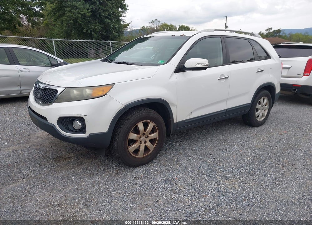 2011 KIA SORENTO VIN: 5XYKT4A14BG101697