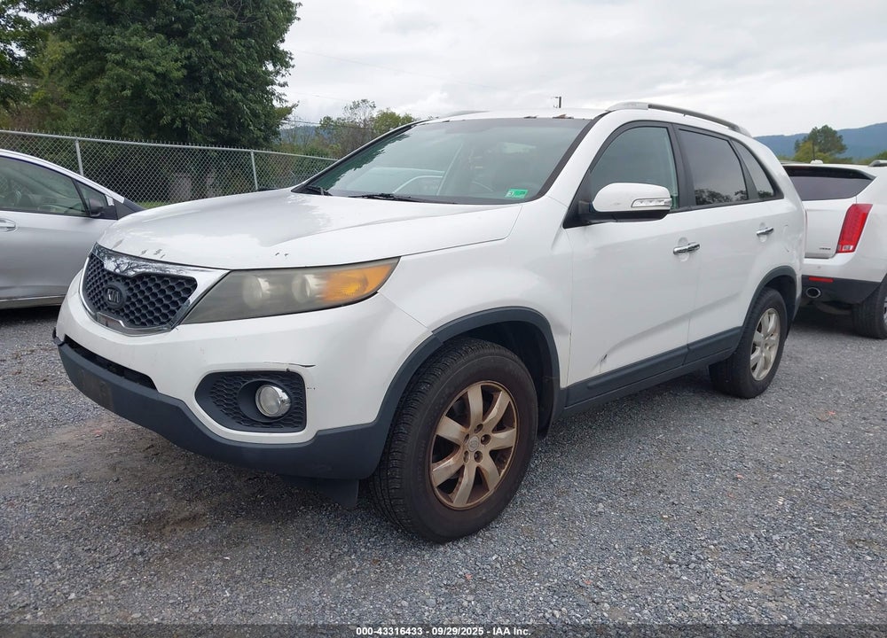 2011 KIA SORENTO VIN: 5XYKT4A14BG101697