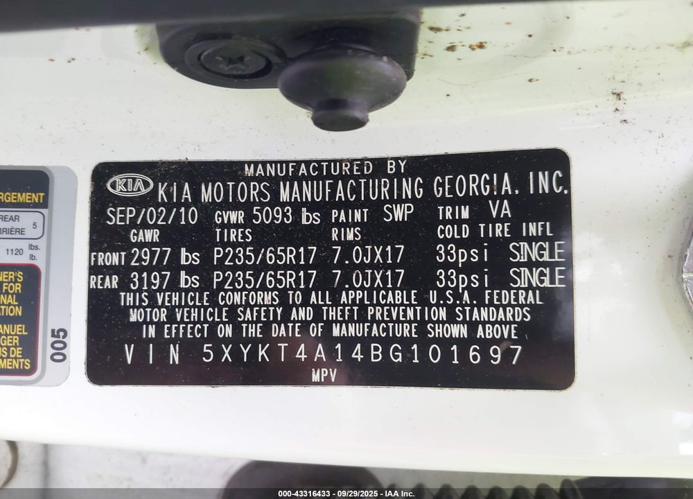 2011 KIA SORENTO VIN: 5XYKT4A14BG101697
