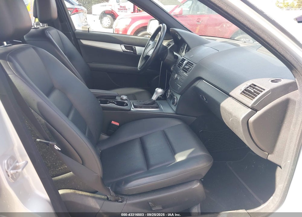 2008 MERCEDES-BENZ C 300 SPORT VIN: WDDGF54X08F186302