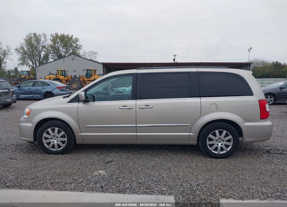 2016 CHRYSLER TOWN & COUNTRY VIN: 2C4RC1BG1GR253150