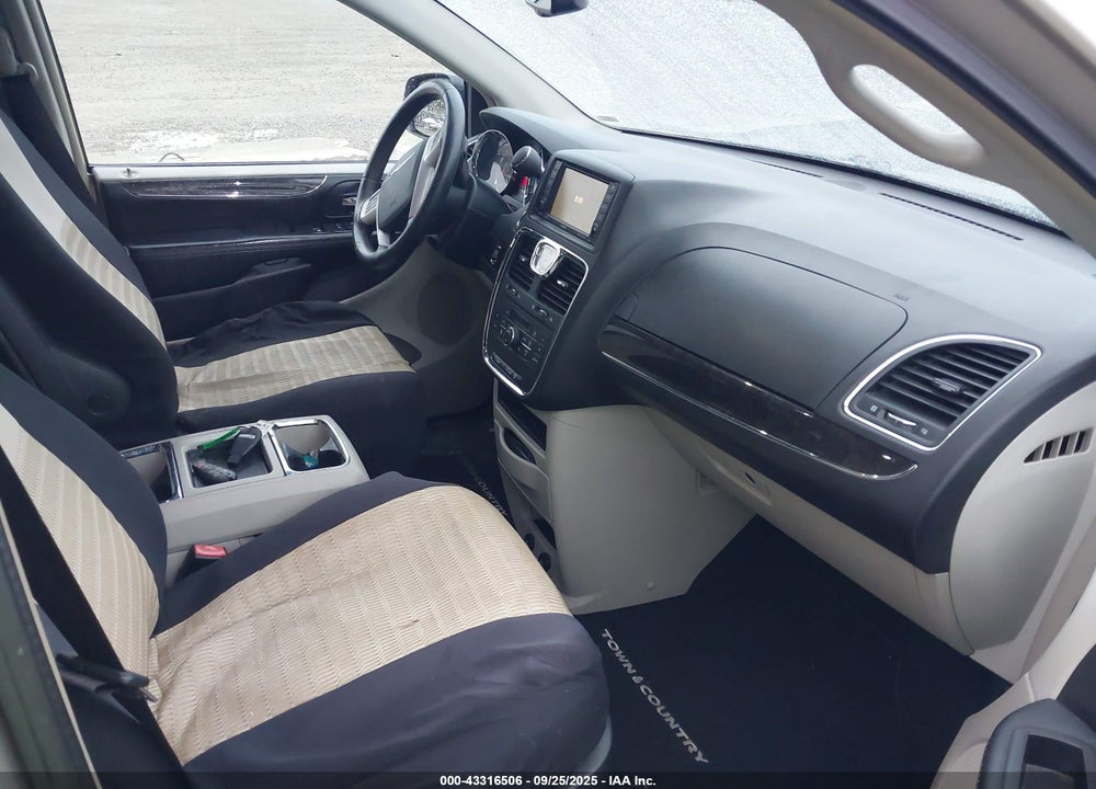 2016 CHRYSLER TOWN & COUNTRY VIN: 2C4RC1BG1GR253150