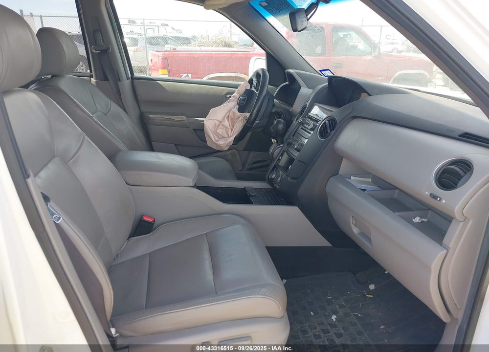 2013 HONDA PILOT TOURING VIN: 5FNYF4H92DB023184