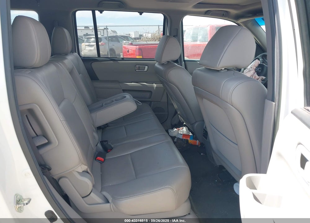 2013 HONDA PILOT TOURING VIN: 5FNYF4H92DB023184