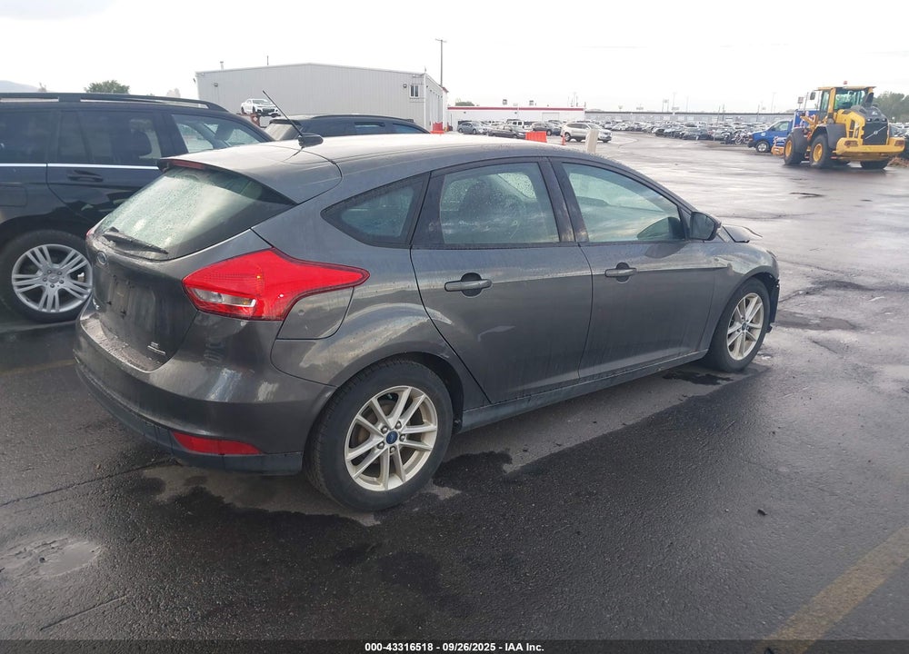 2015 FORD FOCUS SE VIN: 1FADP3K24FL231400