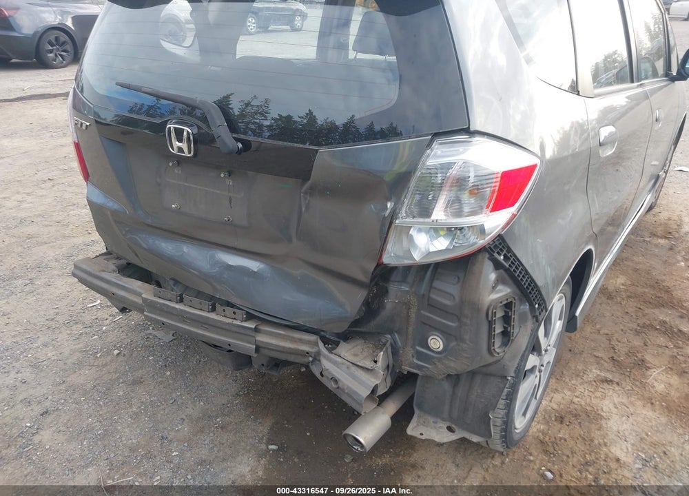 2013 HONDA FIT VIN: JHMGE8H52DC041344