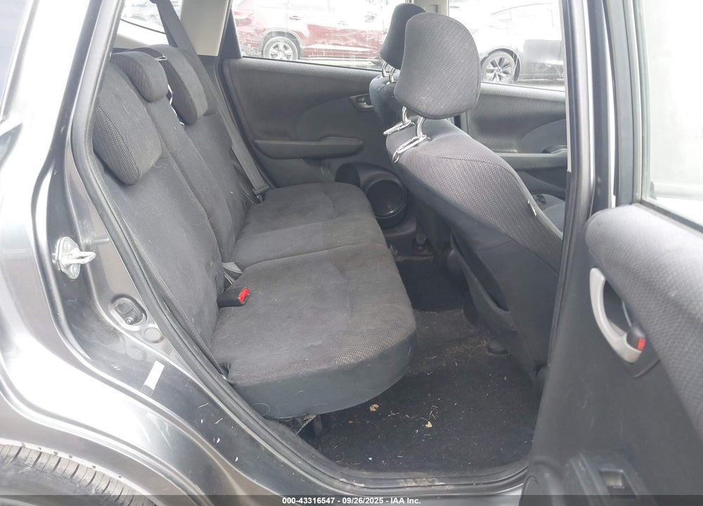 2013 HONDA FIT VIN: JHMGE8H52DC041344