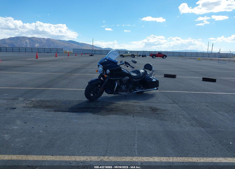 2011 KAWASAKI VN1700 J VIN: JKBVNRJ12BA001351