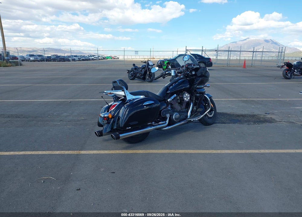 2011 KAWASAKI VN1700 J VIN: JKBVNRJ12BA001351