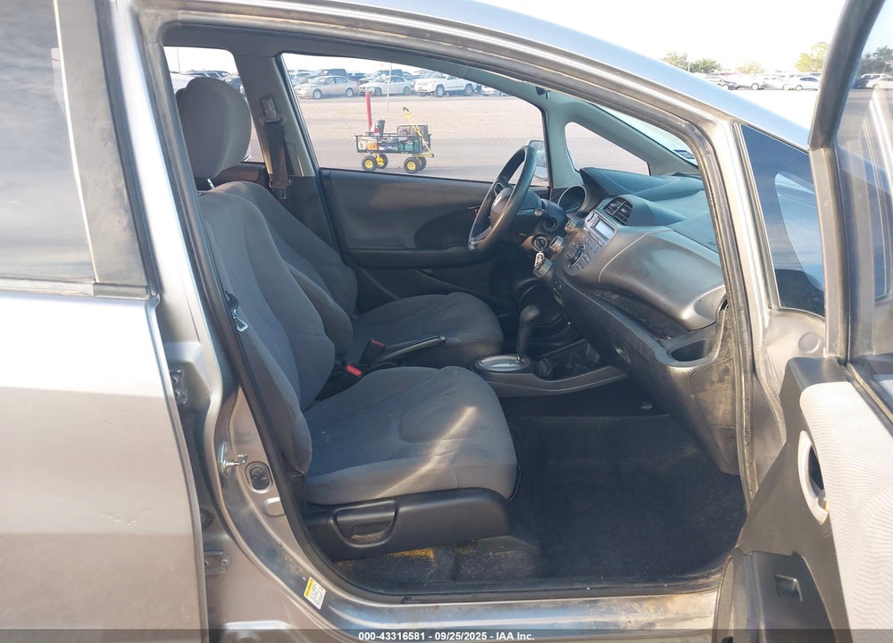 2010 HONDA FIT VIN: JHMGE8H25AS013139