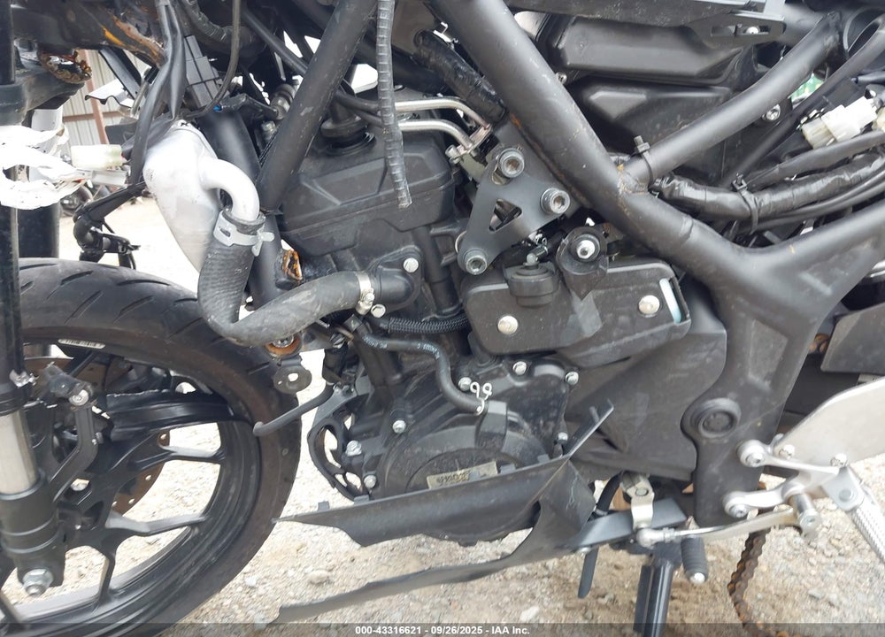 2023 YAMAHA YZFR3 A VIN: MH3RH18Y9PK013443