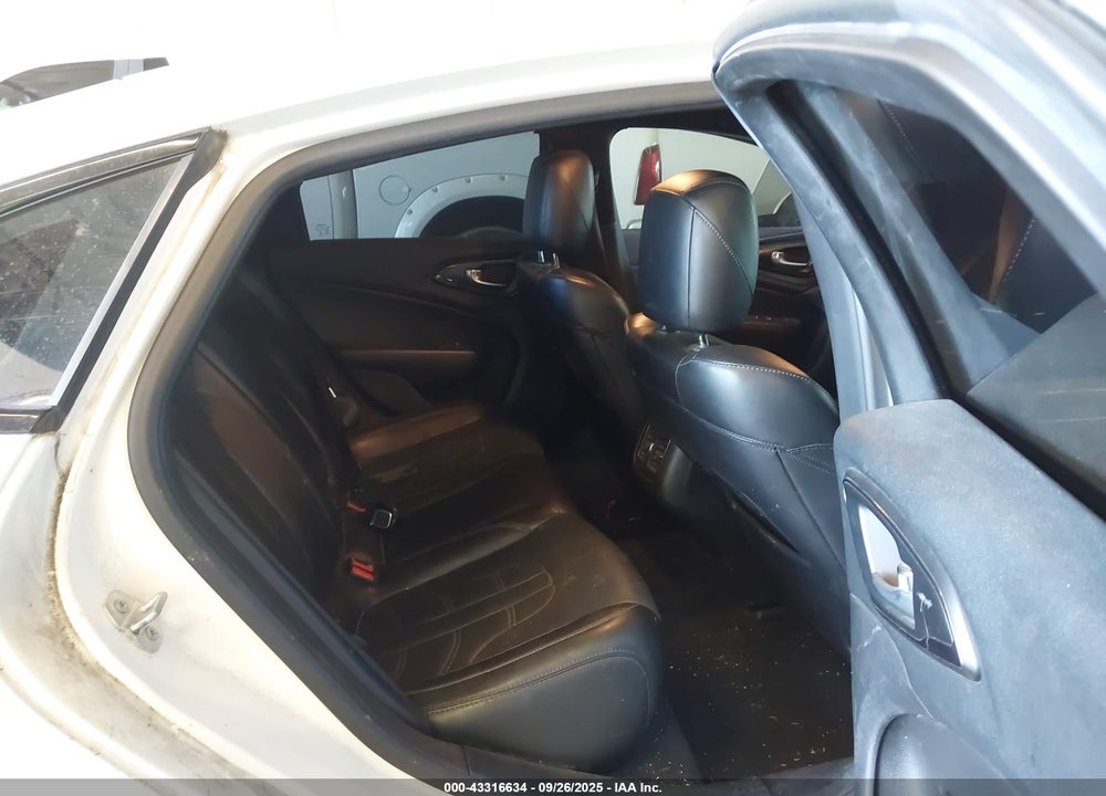 2015 CHRYSLER 200 S VIN: 1C3CCCBBXFN653309