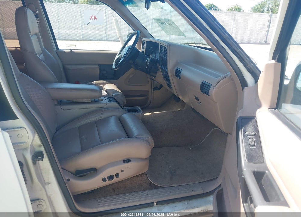 1992 FORD EXPLORER VIN: 1FMDU32X8NUA63568