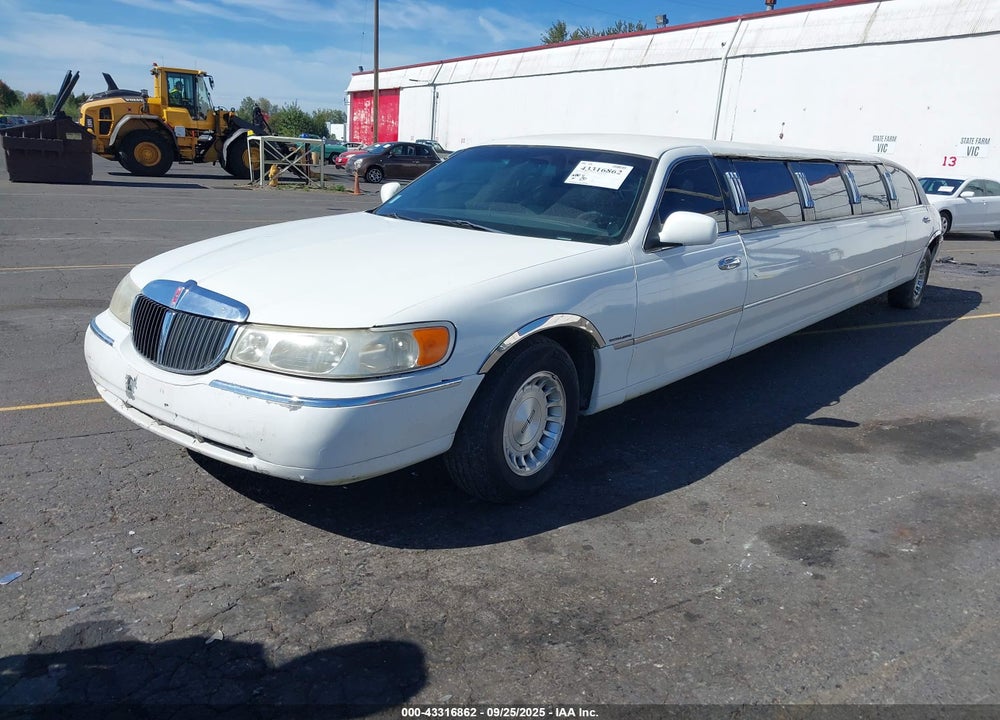 1999 LINCOLN TOWN CAR EXECUTIVE VIN: 1LNHM81W7XY629402