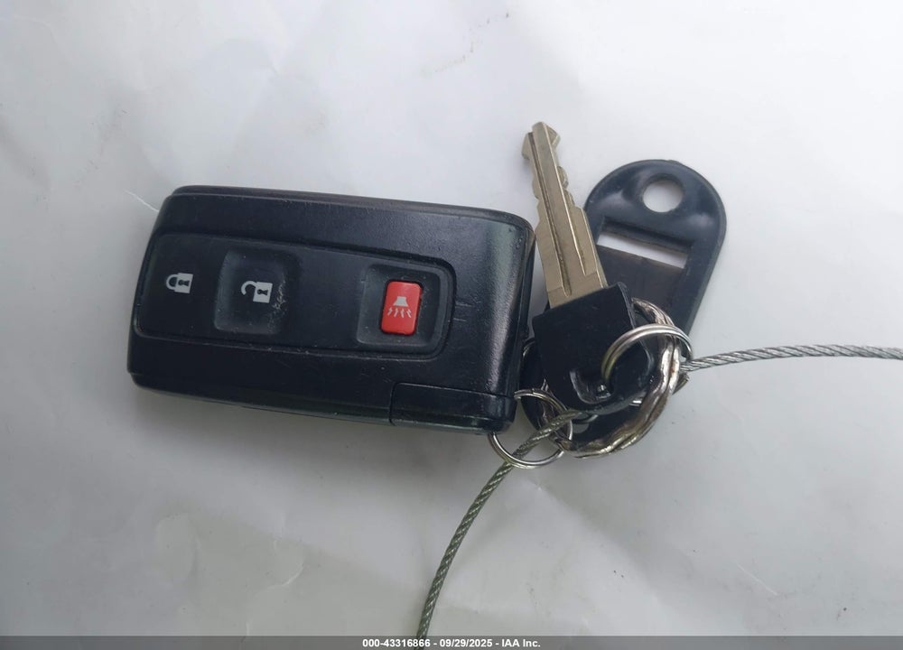 2004 TOYOTA PRIUS VIN: JTDKB20U140033063