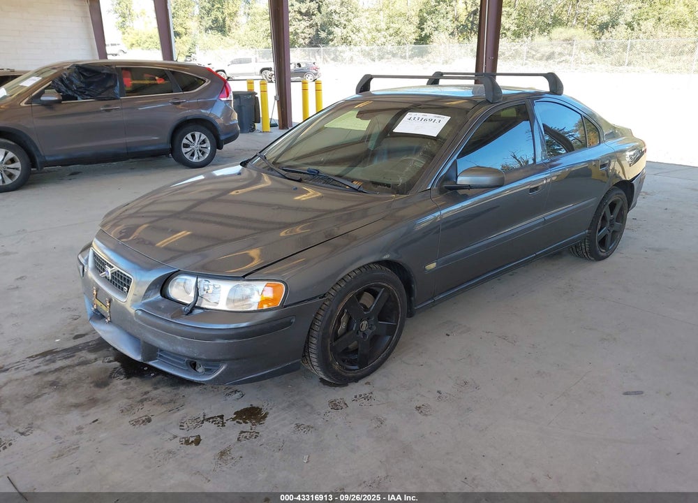 2004 VOLVO S60 R VIN: YV1RH52YX42351678