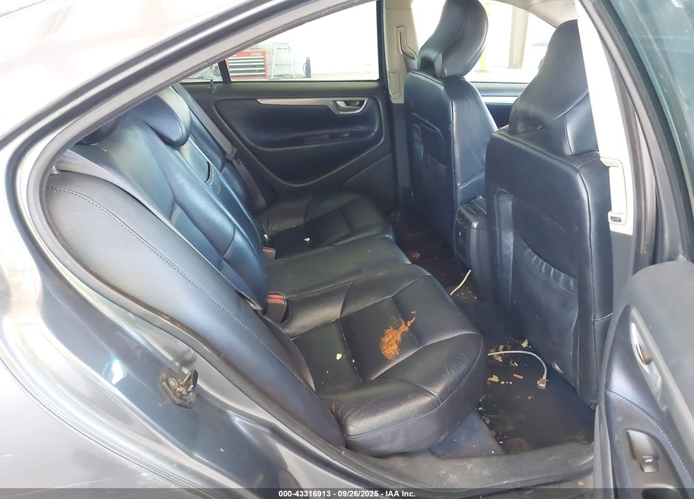 2004 VOLVO S60 R VIN: YV1RH52YX42351678