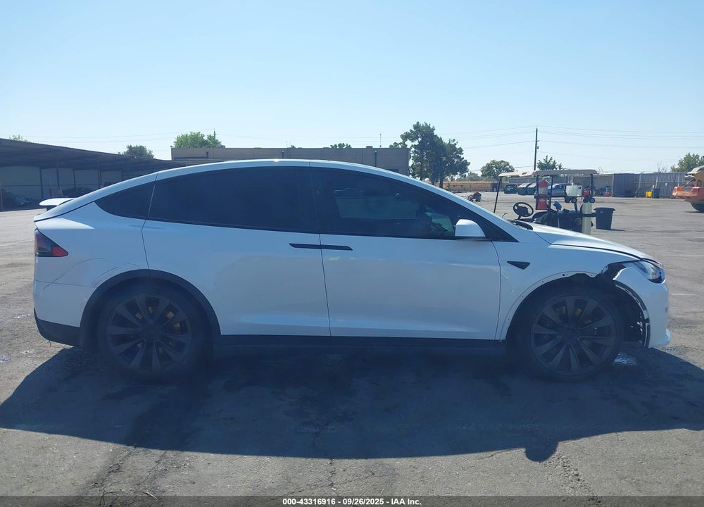 2022 TESLA MODEL X PLAID TRI MOTOR ALL-WHEEL DRIVE VIN: 7SAXCBE68NF329619