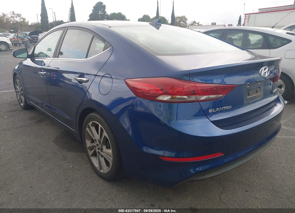 2017 HYUNDAI ELANTRA VIN: 5NPD84LF2HH172286