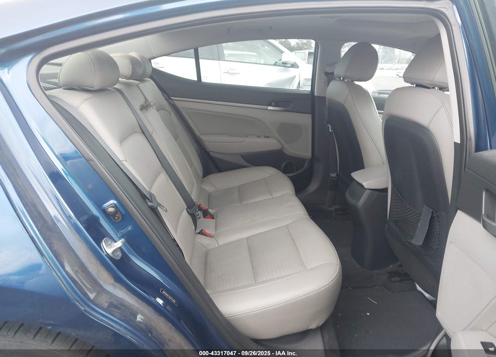 2017 HYUNDAI ELANTRA VIN: 5NPD84LF2HH172286