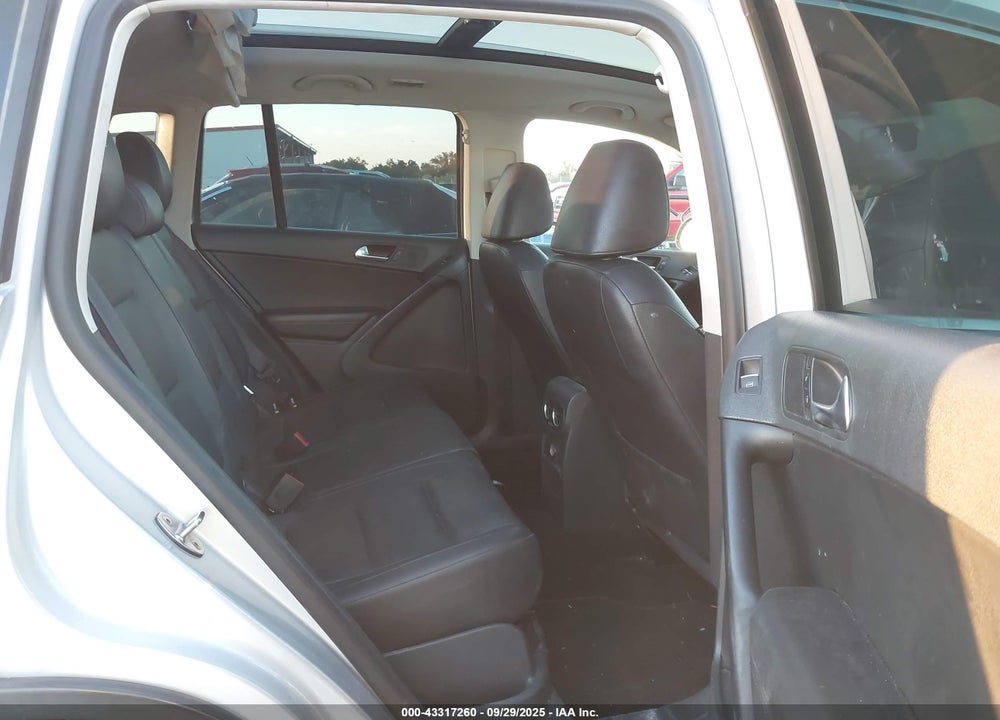 2012 VOLKSWAGEN TIGUAN VIN: WVGBV7AX3CW597270