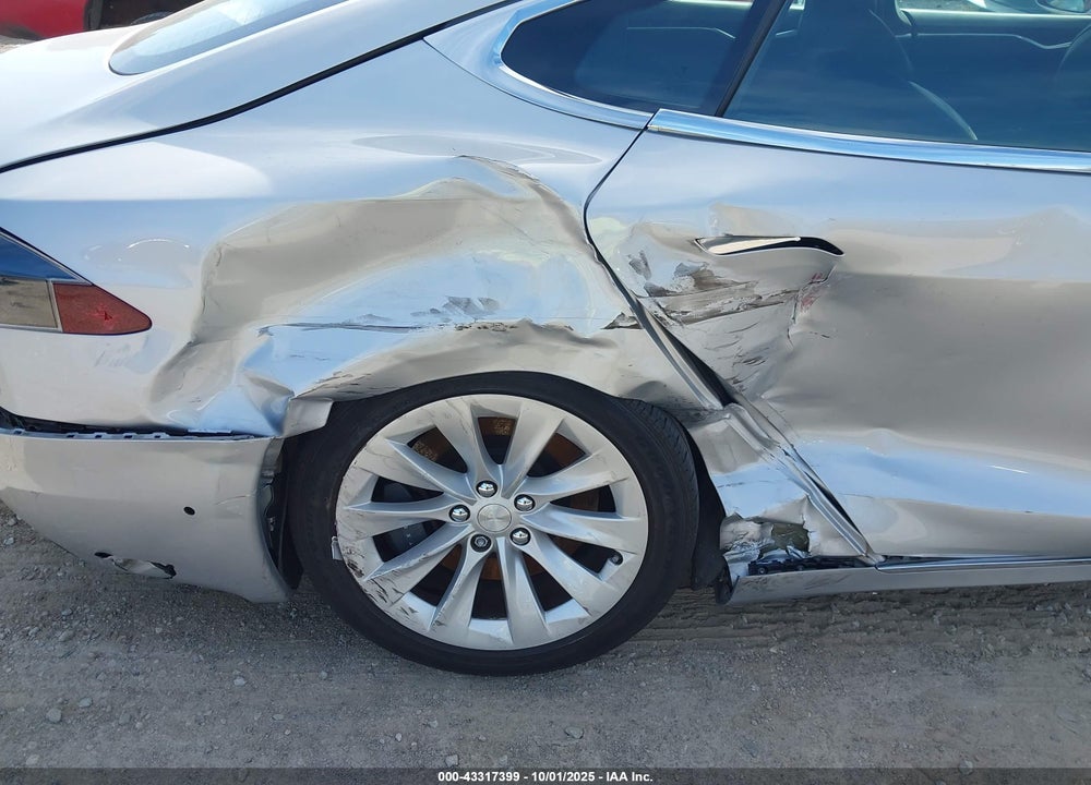 2017 TESLA MODEL S VIN: 5YJSA1E2XHF232236