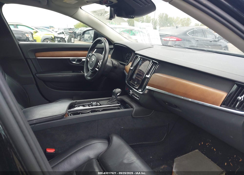 2018 VOLVO S90 VIN: LVY992MLXJP007522