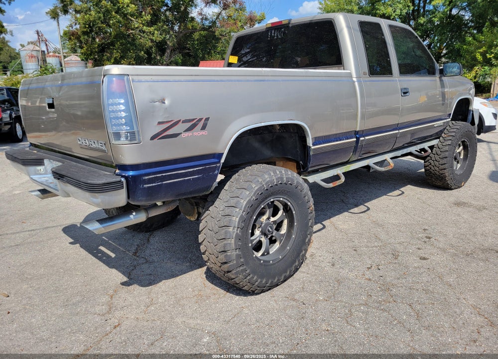 1998 CHEVROLET K1500 VIN: 1GCEK19R6WR131980