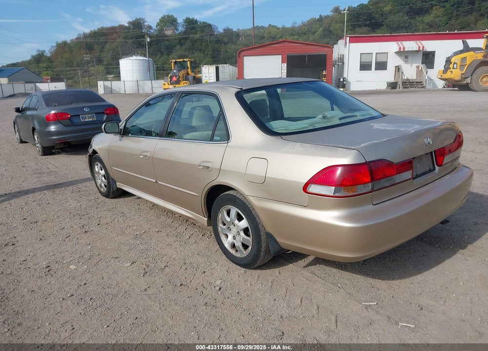 2002 HONDA ACCORD 2.3 EX/2.3 SE VIN: 1HGCG66832A142897