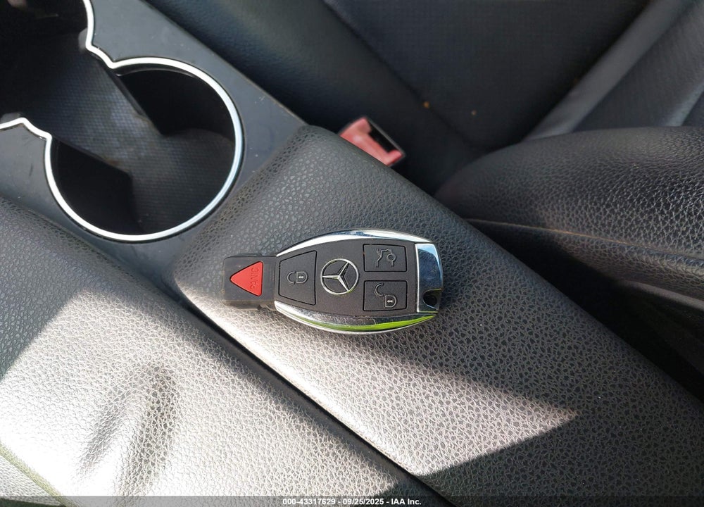 2014 MERCEDES-BENZ C CLASS VIN: WDDGF4HB2ER304790