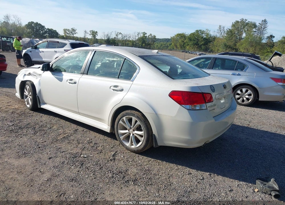 2014 SUBARU LEGACY 2.5I LIMITED VIN: 4S3BMBL61E3033135