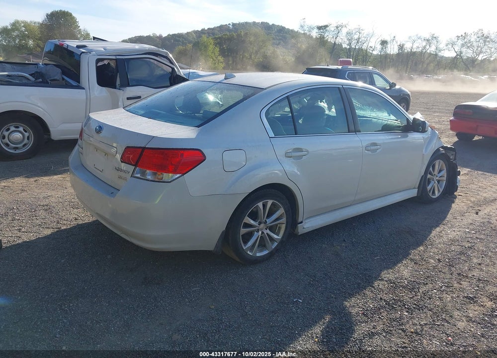 2014 SUBARU LEGACY 2.5I LIMITED VIN: 4S3BMBL61E3033135