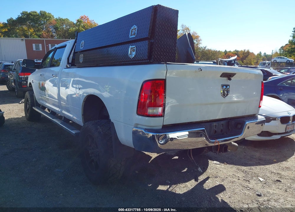 2016 RAM 2500 SLT VIN: 3C6UR5JL5GG212595