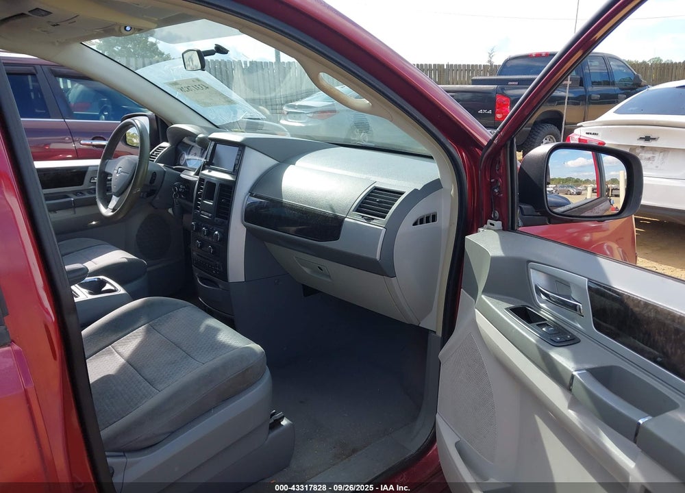 2010 DODGE GRAND CARAVAN CREW VIN: 2D4RN6DXXAR390733