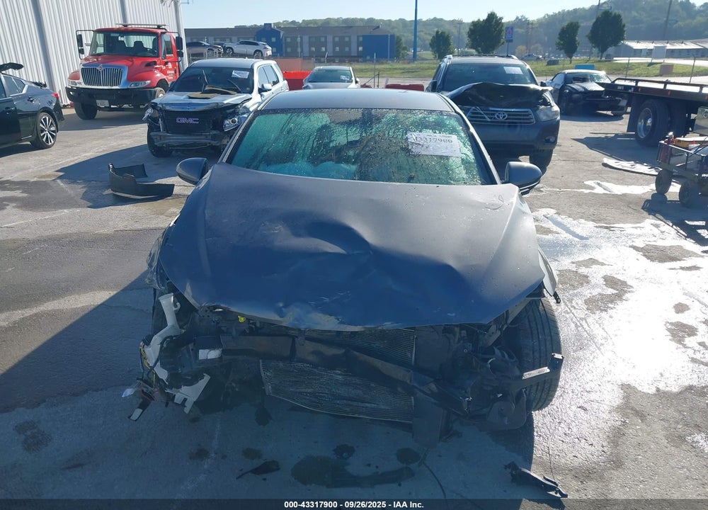 2018 HYUNDAI ELANTRA SE VIN: 5NPD74LFXJH353662