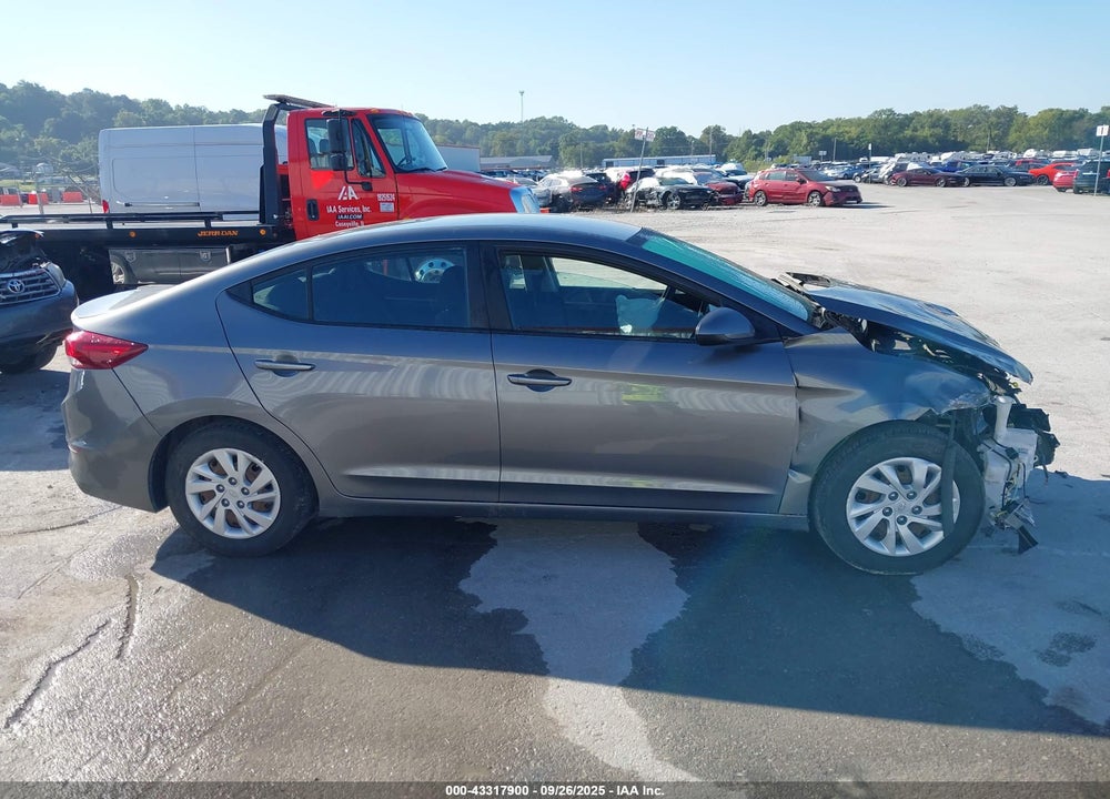 2018 HYUNDAI ELANTRA SE VIN: 5NPD74LFXJH353662