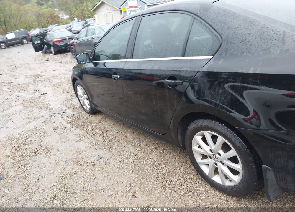 2013 VOLKSWAGEN JETTA VIN: 3VWDX7AJXDM366979