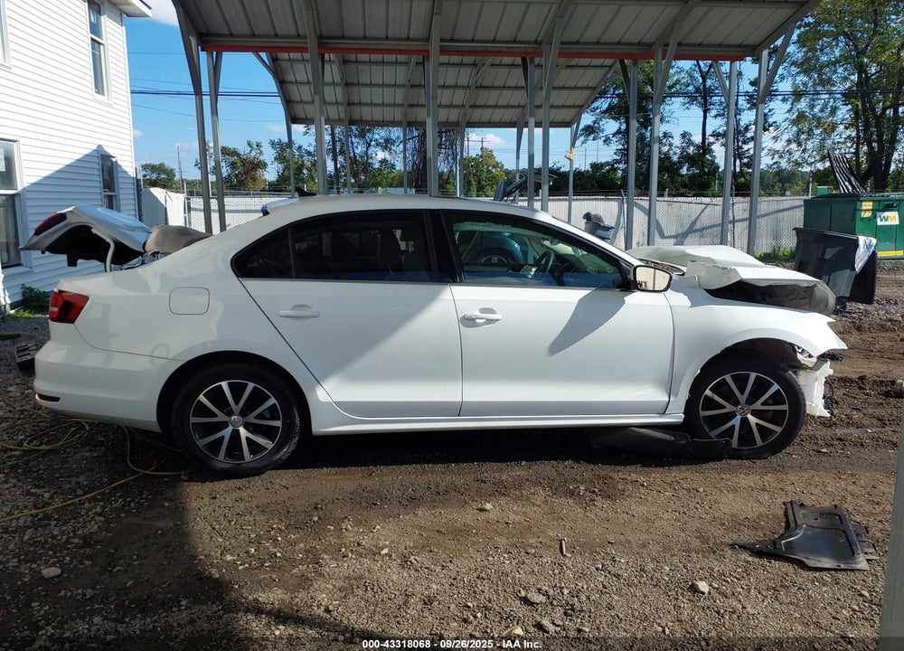 2018 VOLKSWAGEN JETTA VIN: 3VWDB7AJXJM240793