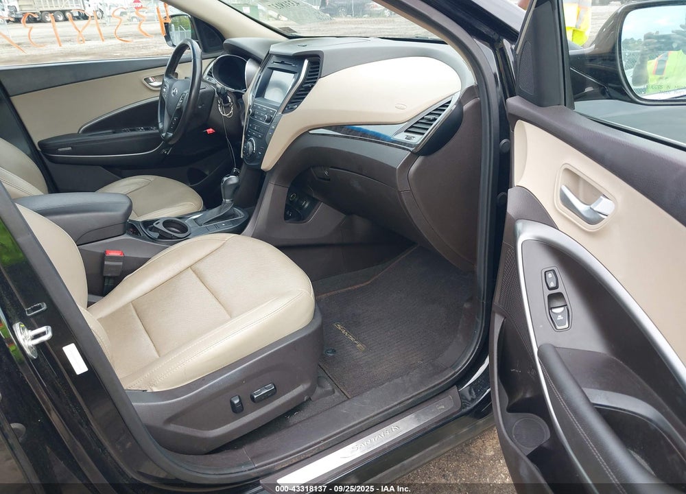 2017 HYUNDAI SANTA FE VIN: 5XYZU3LB7HG400914