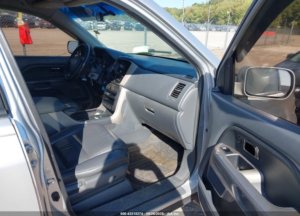 2006 HONDA PILOT VIN: 2HKYF18736H526465