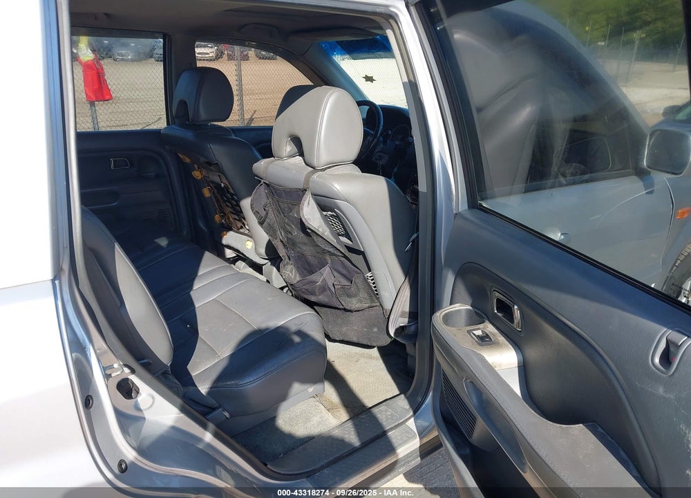 2006 HONDA PILOT VIN: 2HKYF18736H526465