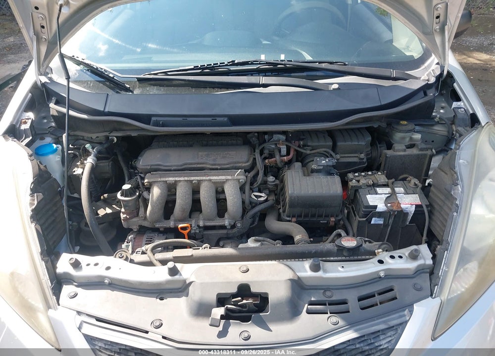 2013 HONDA FIT VIN: JHMGE8H36DC078380